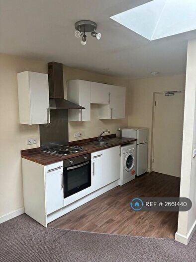 1 Bedroom Flat To Rent In Market Place, Sutton-In-Ashfield, NG17