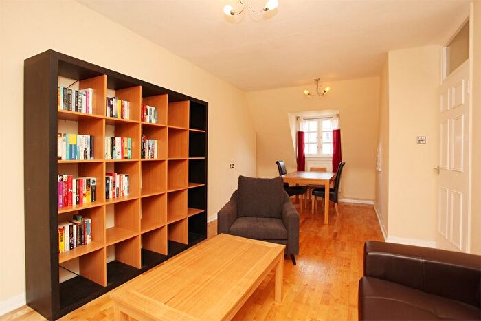 1 Bedroom Flat To Rent In Riverside Gardens, Hammersmith, London, W6