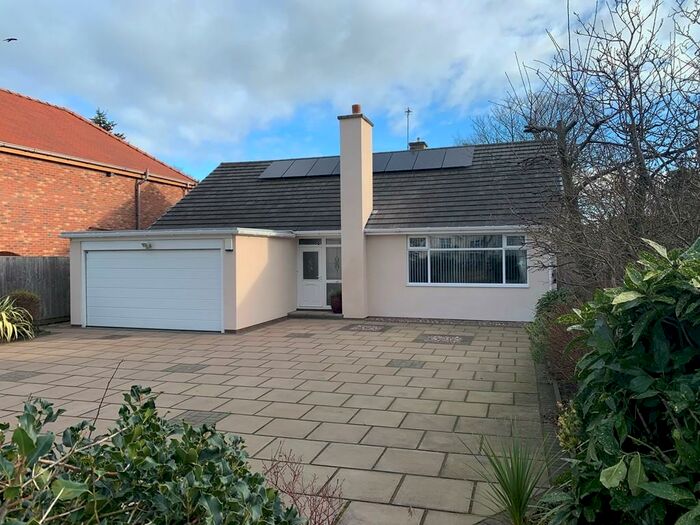 Houses for sale & to rent in PR8 3NX, Liverpool Road, Ainsdale Southport