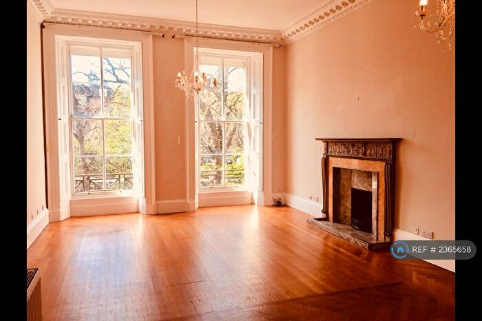2 Bedroom Flat To Rent In Clarendon Crescent, Edinburgh, EH4