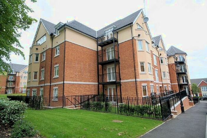 2 Bedroom Flat To Rent In Casel Court, Brightwen Grove, Stanmore, Middlesex, HA7