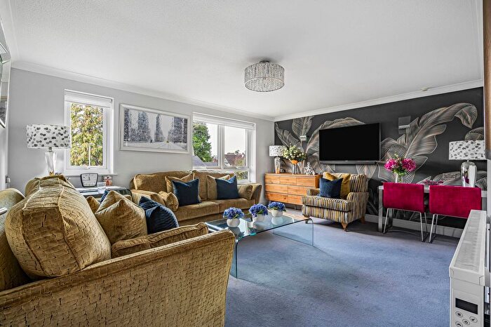 1 Bedroom Property For Sale In Greville Park Road, Ashtead, KT21