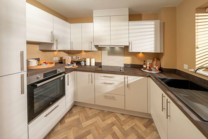1 Bedroom Flat To Rent In Dartmouth, TQ6
