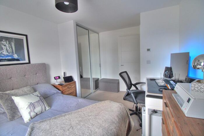 1 Bedroom Flat For Sale In Sopwith Drive, Farnborough, GU14