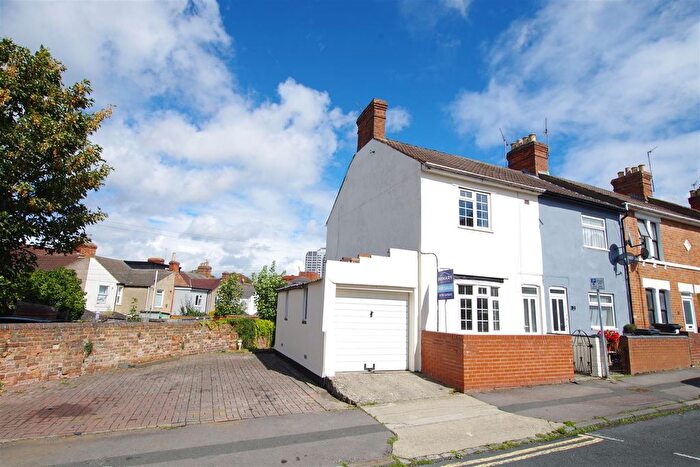 2 Bedroom End Of Terrace House To Rent In Whitehead St, Town Centre, SN1