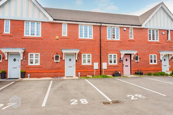2 Bedroom Mews To Rent In Bridgefield Close, Tyldesley, M29