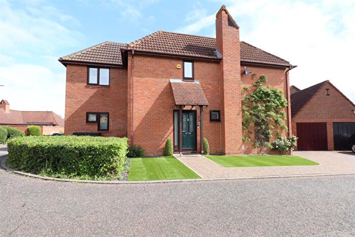 4 Bedroom Detached House For Sale In Bernay Gardens, Bolbeck Park, Milton Keynes, MK15