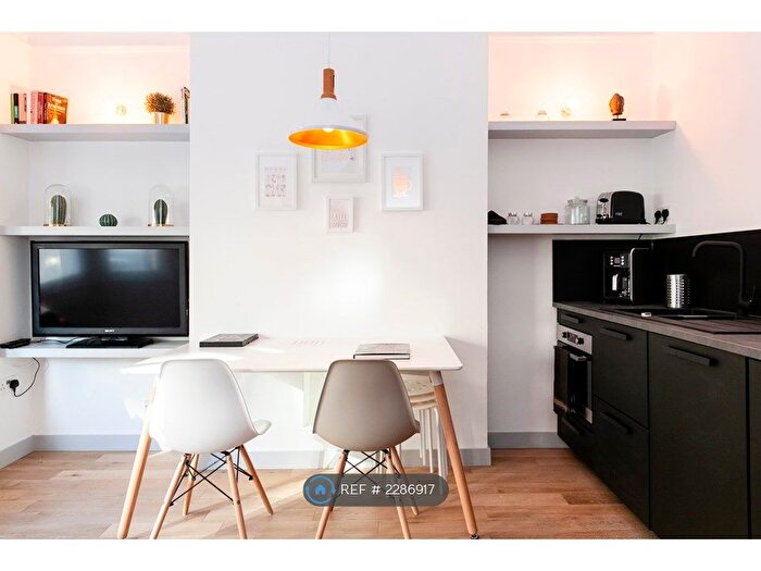 2 Bedroom Flat To Rent In Kilburn Park Road, London, NW6