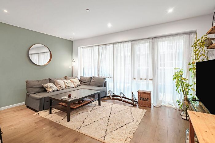 1 Bedroom Flat For Sale In Juniper Drive, London, SW18