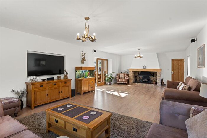 4 Bedroom Detached Bungalow For Sale In Oxford Road, Gerrards Cross, SL9