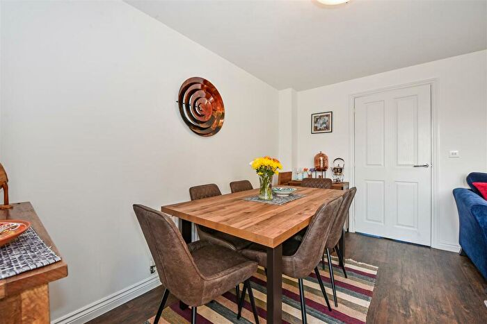 3 Bedroom Town House For Sale In Whitebeam Close, Andover, SP11