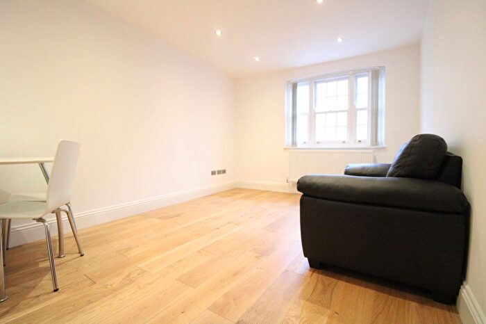 1 Bedroom Flat To Rent In Bethnal Green Road, London, E2