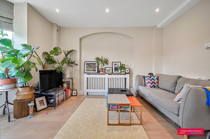 2 Bedroom Flat To Rent In Cricklewood Broadway, London, NW2