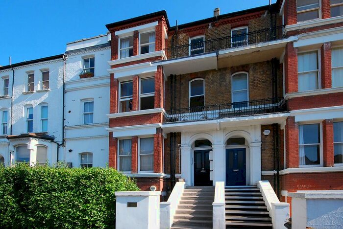 1 Bedroom Flat To Rent In Rosendale Road, West Dulwich, London, SE21