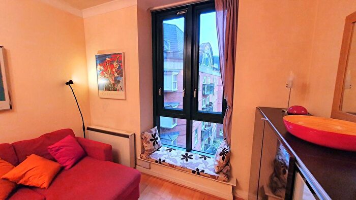 1 Bedroom Flat To Rent In Velvet House, Sackville St, M1