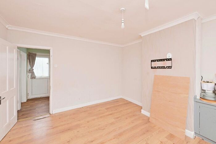 2 Bedroom Terraced House For Sale In Gladstone Road, Northampton, Northamptonshire, NN5