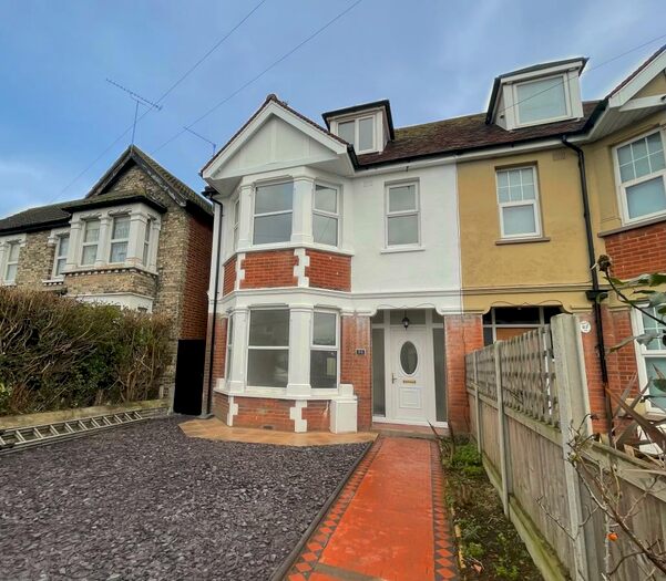 5 Bedroom House To Rent In Wellesley Road, Clacton-On-Sea, CO15
