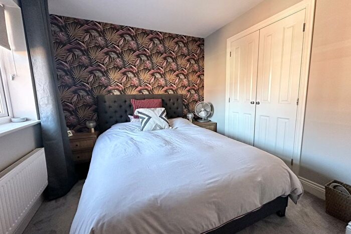 3 Bedroom Terraced House For Sale In Waterers Way, Bagshot, GU19