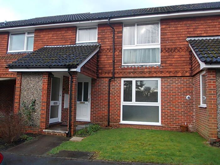 1 Bedroom Flat To Rent In Griffin Court, Great Bookham, KT23