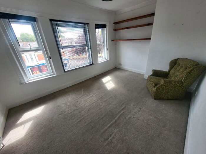2 Bedroom Flat For Sale In Upper Norwich Road, Bournemouth, Dorset, BH2