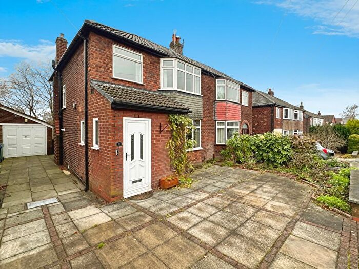 3 Bedroom Semi-Detached House For Sale In West View Grove, Whitefield, M45