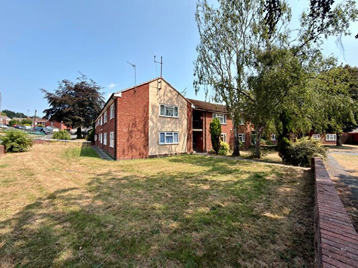 2 Bedroom Flat To Rent In Central Drive, Dudley, DY3