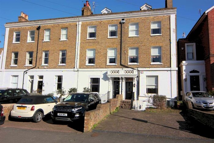 5 Bedroom Town House To Rent In Trinity Place, Windsor, SL4