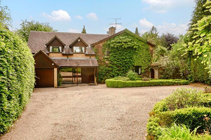4 Bedroom Detached House To Rent In Rowbarns Way, East Horsley, KT24