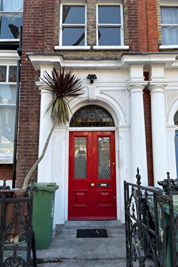 1 Bedroom Flat To Rent In Lady Margaret Road, London, NW5