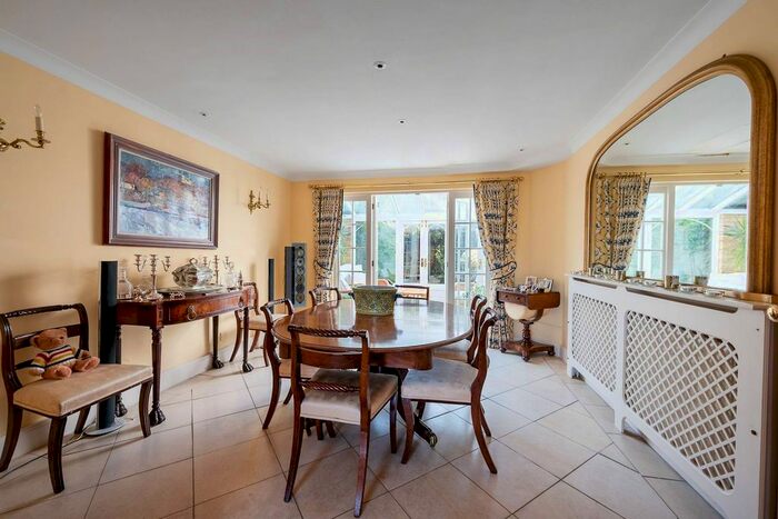 3 Bedroom Property To Rent In West Place, Wimbledon, London, SW19