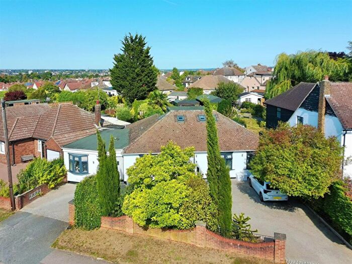 4 Bedroom Detached House For Sale In Wood Street, Chelmsford, CM2