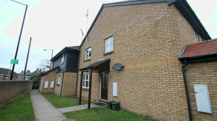 1 Bedroom Flat To Rent In Meadowlea Close, Harmondsworth, West Drayton, UB7