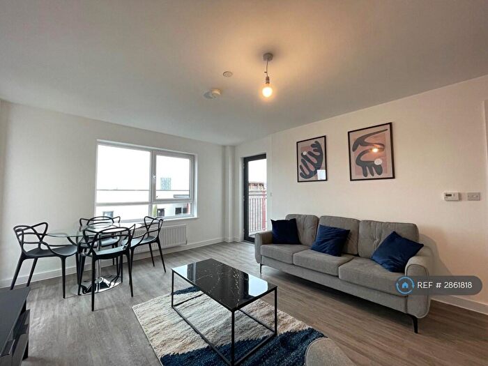 2 Bedroom Flat To Rent In Hurst St, Liverpool, L1