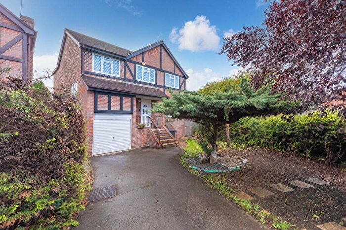 5 Bedroom Detached House For Sale In Green Lane, Maidenhead, SL6