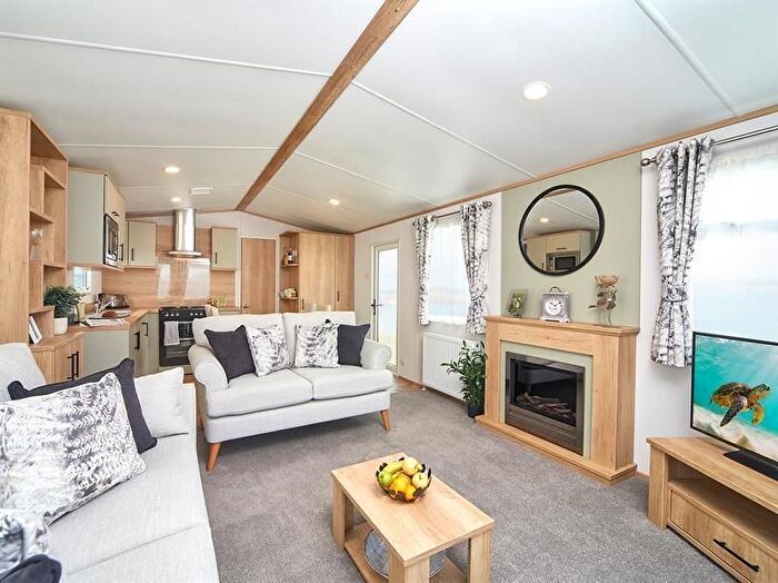 2 Bedroom Mobile/park Home For Sale In Abbey Lane, Lathom, Ormskirk, L40