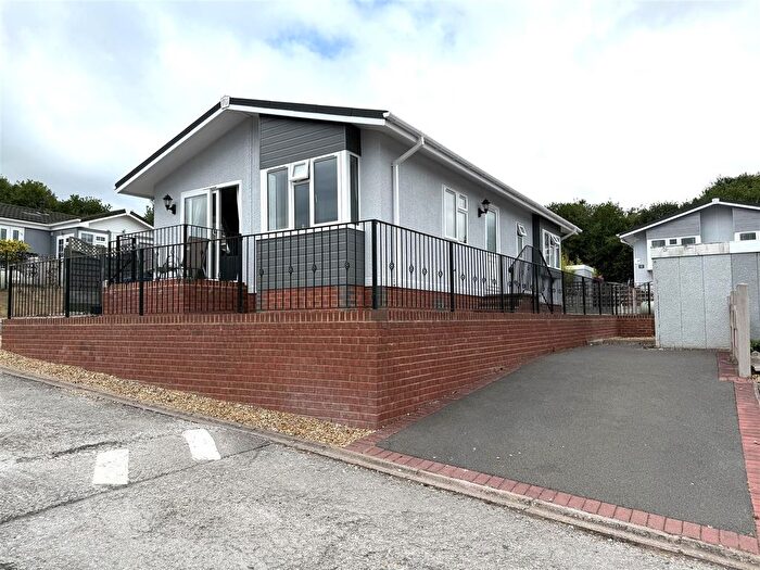 2 Bedroom Property For Sale In Lower Lodge Park, Rugeley Road, Armitage, WS15