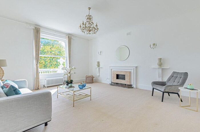 3 Bedroom Flat To Rent In Holland Park, London, W11