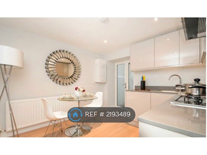 1 Bedroom Flat To Rent In Garratt Lane, London, SW18