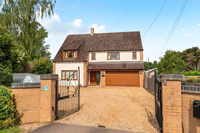 4 Bedroom Detached House For Sale In Gamlingay Road, Waresley, SG19