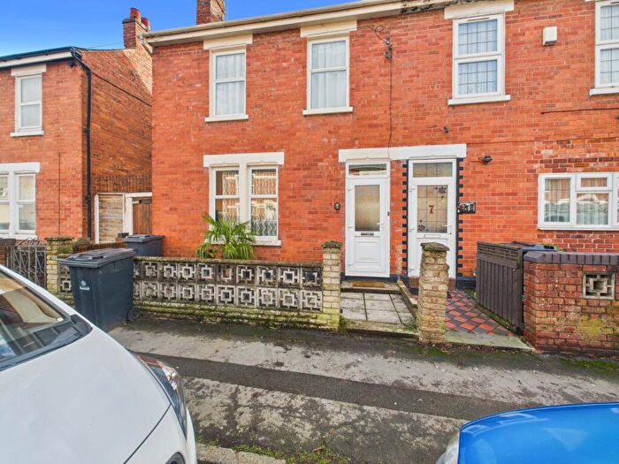 3 Bedroom End Of Terrace House For Sale In St Aldwyn Road, Gloucester, GL1
