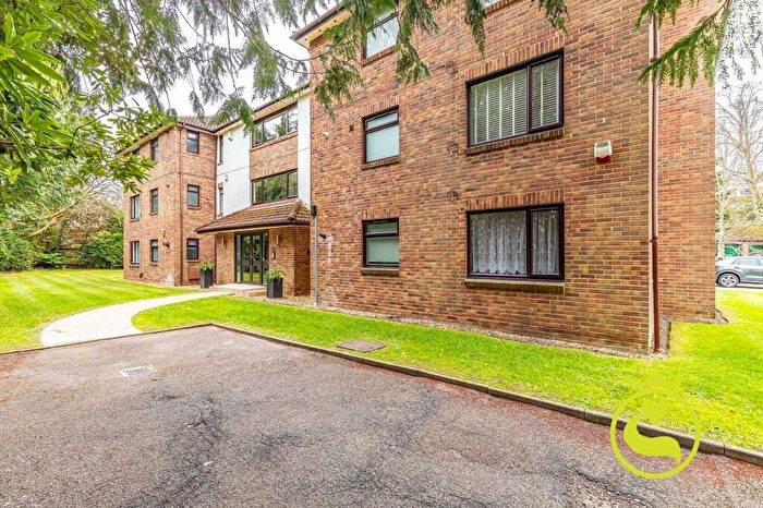 2 Bedroom Flat For Sale In Tower Road, Fontwood, BH13
