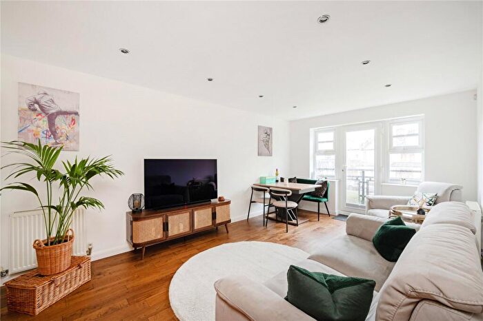 2 Bedroom Flat For Sale In Southbury Road, Enfield, EN1