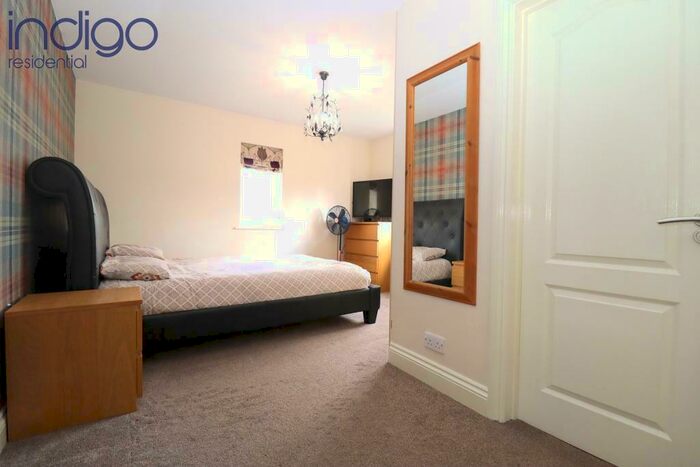 5 Bedroom Detached House For Sale In Shervington Grove, New Bedford Road Area, Luton, Bedfordshire, LU3