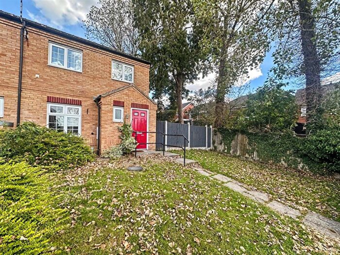 3 Bedroom End Of Terrace House To Rent In Malthouse Road, Ilkeston., DE7