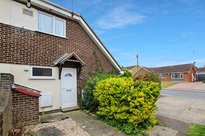 1 Bedroom Maisonette To Rent In Beauchamps Drive, Wickford, Essex, SS11