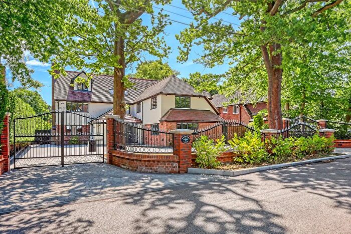 6 Bedroom Detached House For Sale In Brockley Grove, Hutton Mount, CM13
