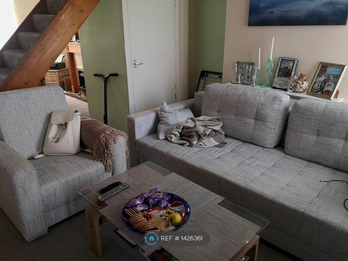 2 Bedroom End Of Terrace House To Rent In St Mary's Grove, Swindon, SN2