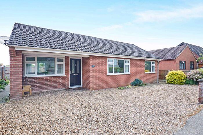3 Bedroom Detached Bungalow For Sale In Taverham Road, Norwich, NR8
