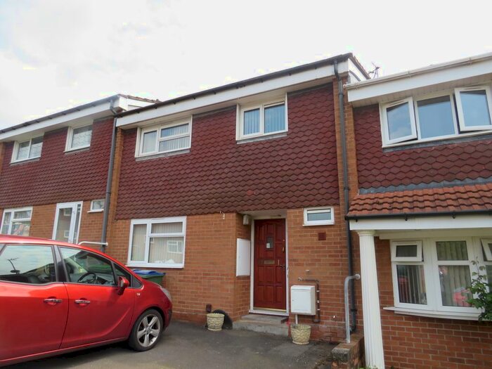 3 Bedroom Property To Rent In Warwick Close, Oldbury, B68