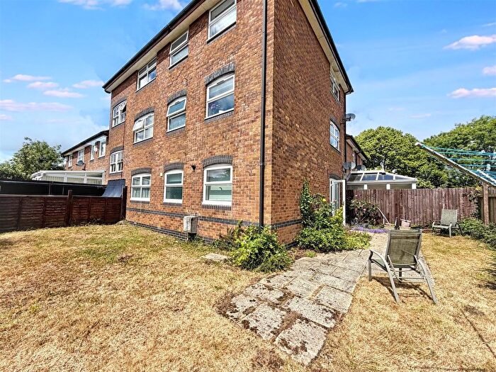 2 Bedroom Flat For Sale In Wright Close, Newport, NP19